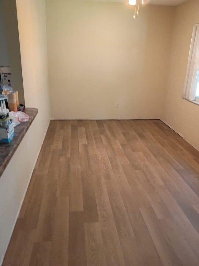 Building Photo - 9805 Swaps Ln