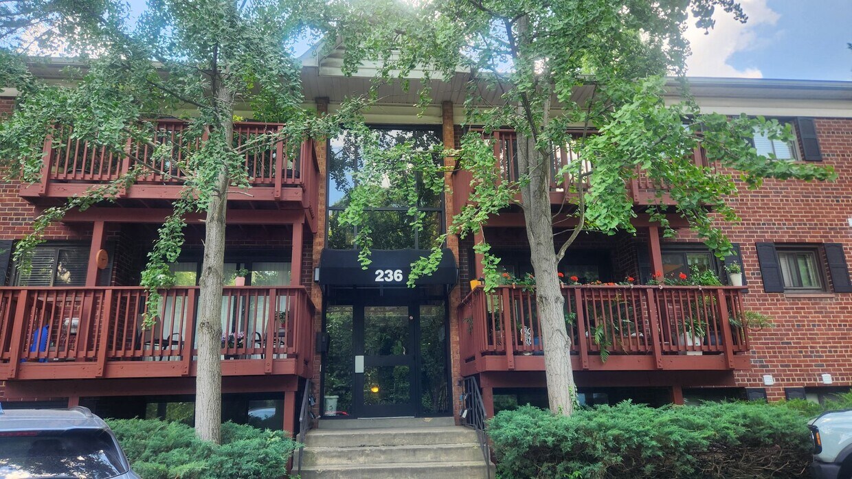 Foto principal - Spacious Condo Close to King St Metro/Old ...