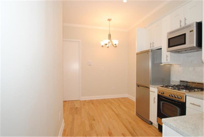 Building Photo - 261 West 19th Street