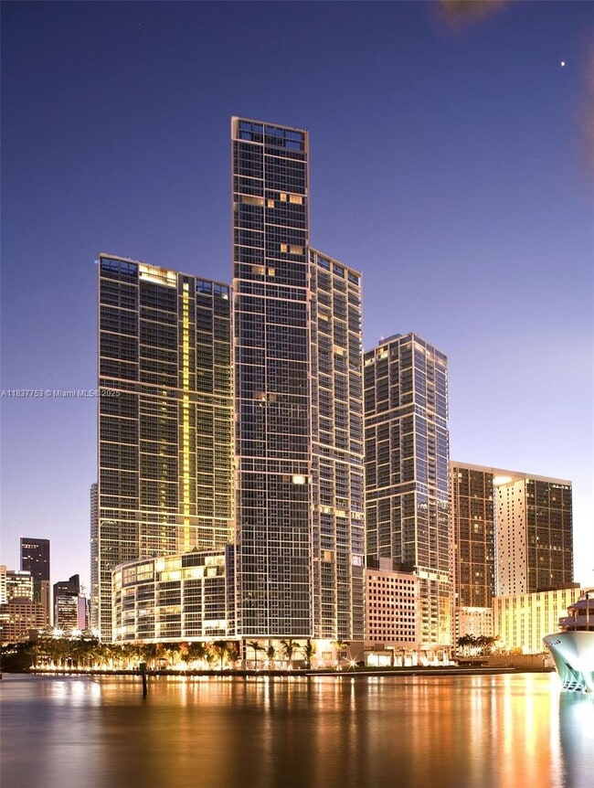 Building Photo - 475 Brickell Ave