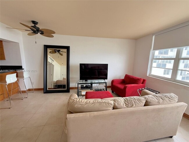 Building Photo - 100 Lincoln Rd