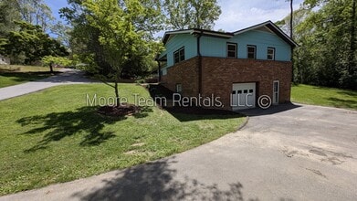 Building Photo - 17 Due West Rd