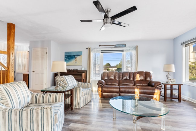 Building Photo - 12613 Sheffield Rd