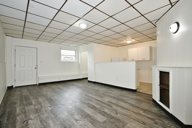 Building Photo - 2040 Brownsville Rd