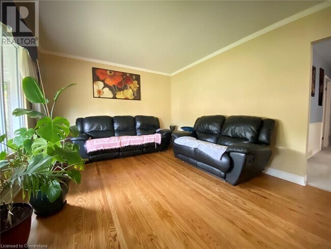 Building Photo - 246 Admiral Dr