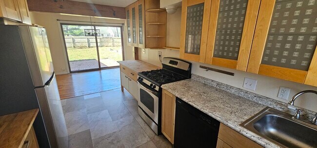 Foto del edificio - 227 Timber Ln