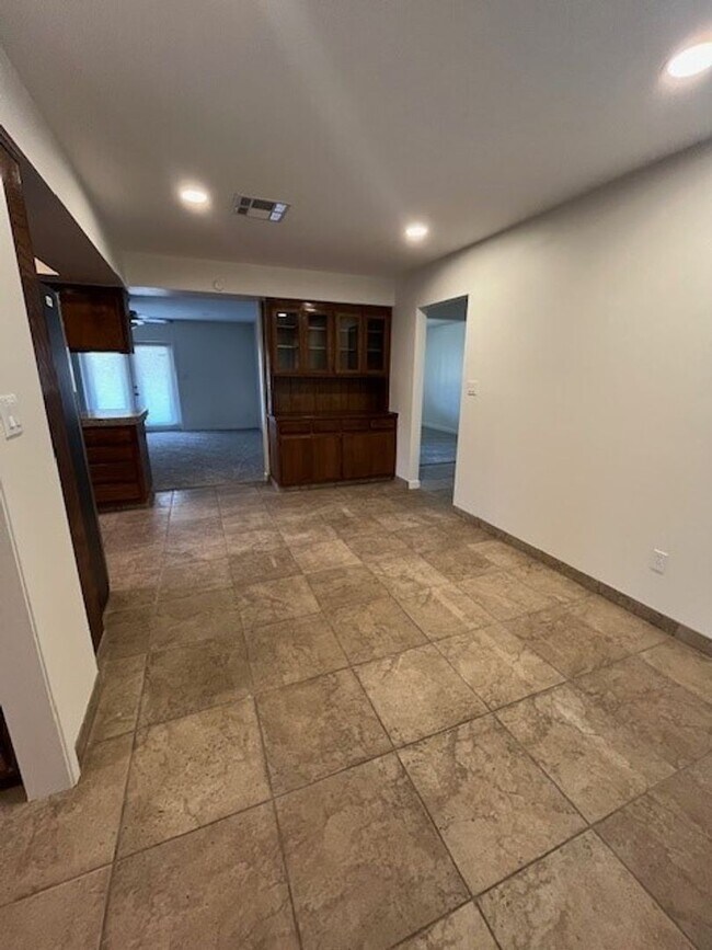 Foto del edificio - 8900 Campus Park Ct