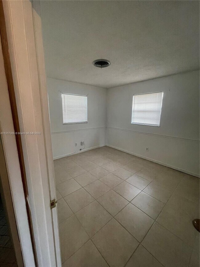 Foto del edificio - 706 SE Alamanda Way