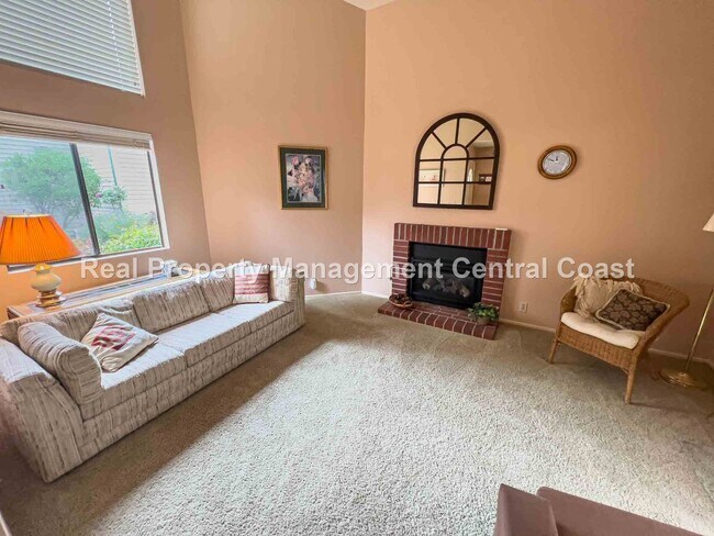 Building Photo - AVAILABLE JULY - 2 Bed / 2 Bath SLO Condo