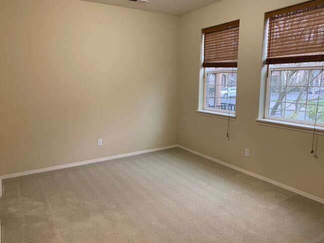 Foto del edificio - 6031 NE Maidstone St