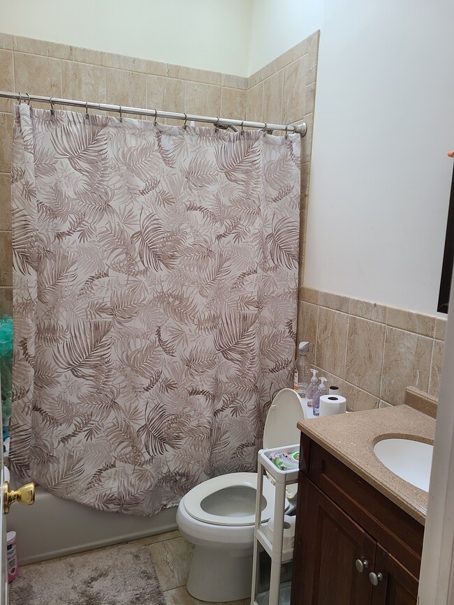 Building Photo - 372 Litchfield Ave
