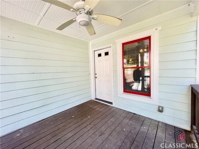 Building Photo - 185 Marlin St