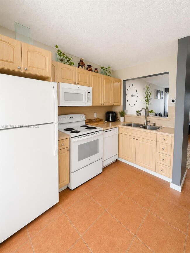 Foto del edificio - 7830 NW 6th St
