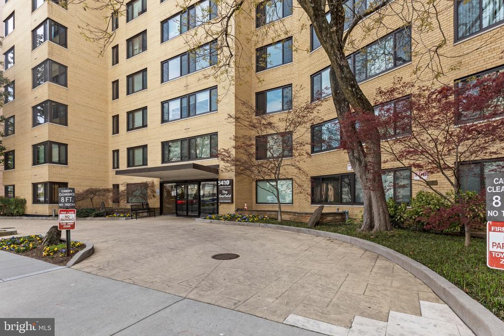 Foto principal - 5410 Connecticut Ave NW