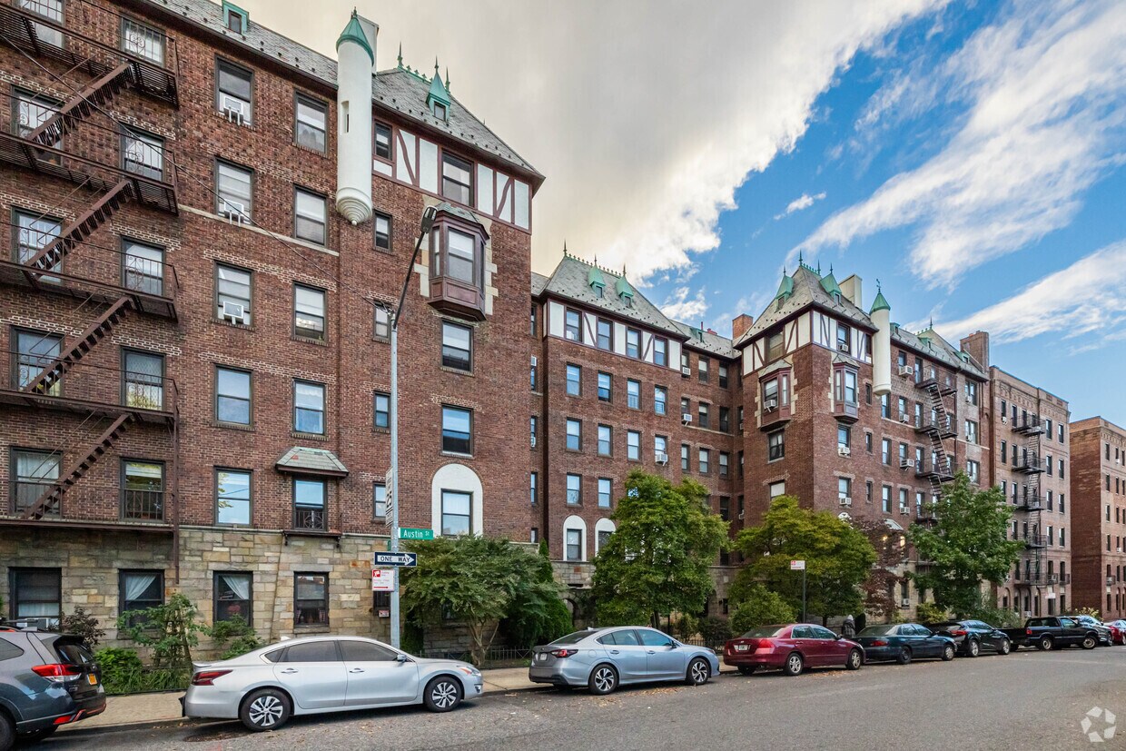 7716 Austin St, Forest Hills, NY 11375 Apartments in Forest Hills
