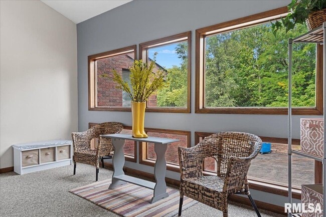 Foto del edificio - 2008 Jeanette Ln