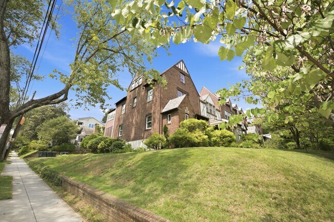 Foto del edificio - 1500 44th St NW