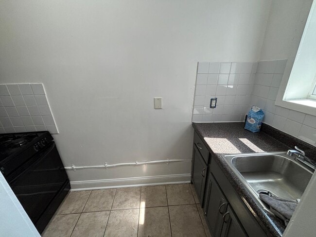 Building Photo - 546 Bergen Ave