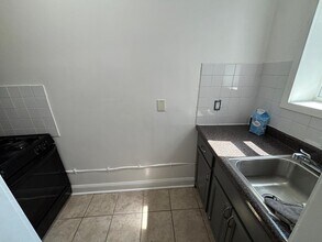 Building Photo - 546 Bergen Ave
