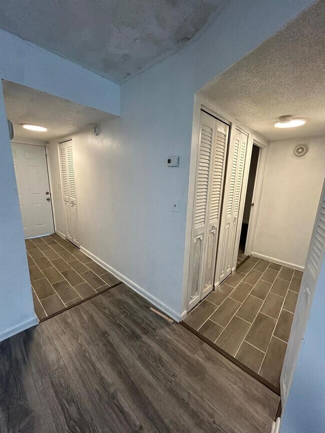 Foto del edificio - 2850 Somerset Dr