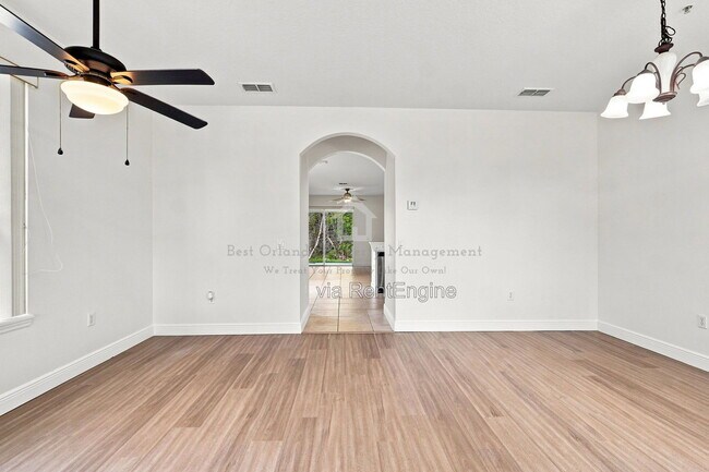 Foto del edificio - 10402 Eastpark Lake Dr