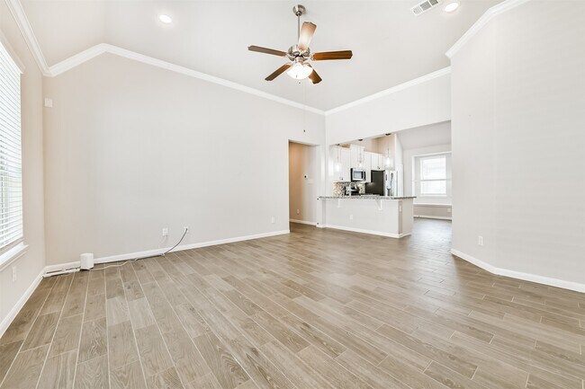 Foto del edificio - 6330 Lemon Balm Ln