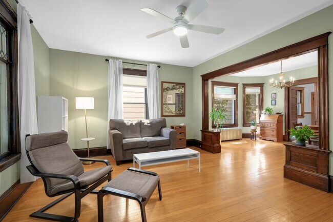 sala de estar - 2220 26th Ave S