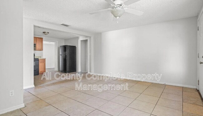 Building Photo - 5758 Newberg Ln