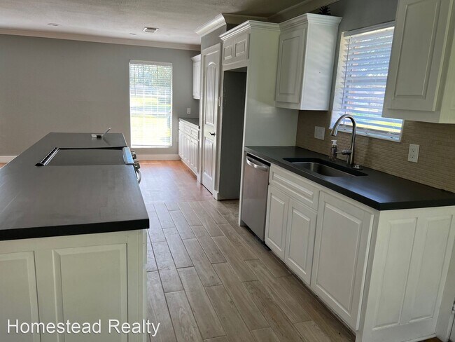 Building Photo - 3 br, 2 bath House - 3830 Whippoorwill Street