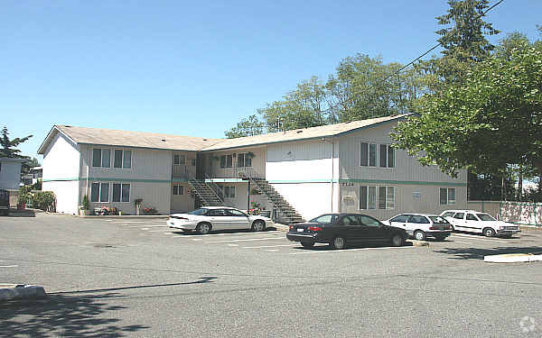 Building Photo - RAINIER APTS