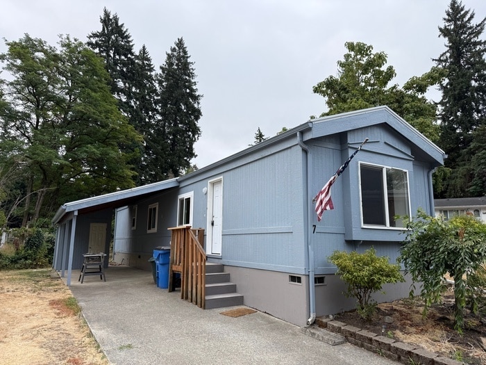 Building Photo - THREE BEDROOM MOBILE HOME WITH STORAGE