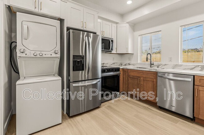 Building Photo - 1507 Galveston St