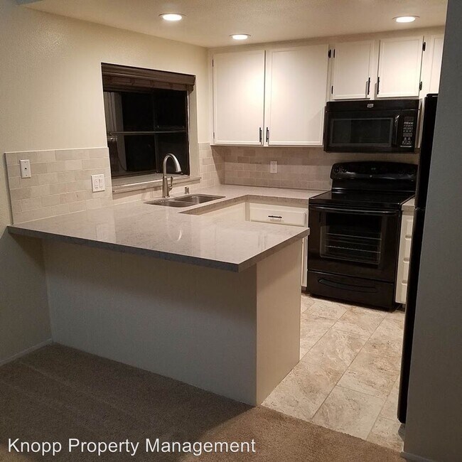 Building Photo - 3680 Avocado Village Ct