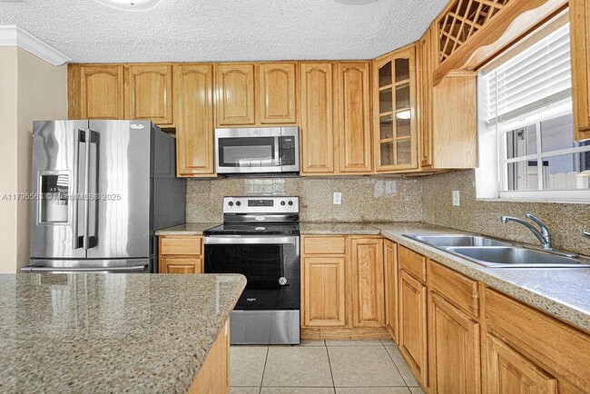Foto del edificio - 2400 SW 103rd Ct