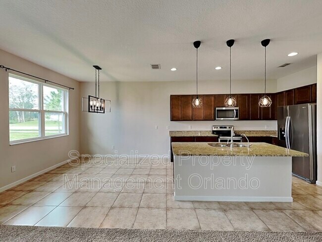 Building Photo - 301 Debary Dr