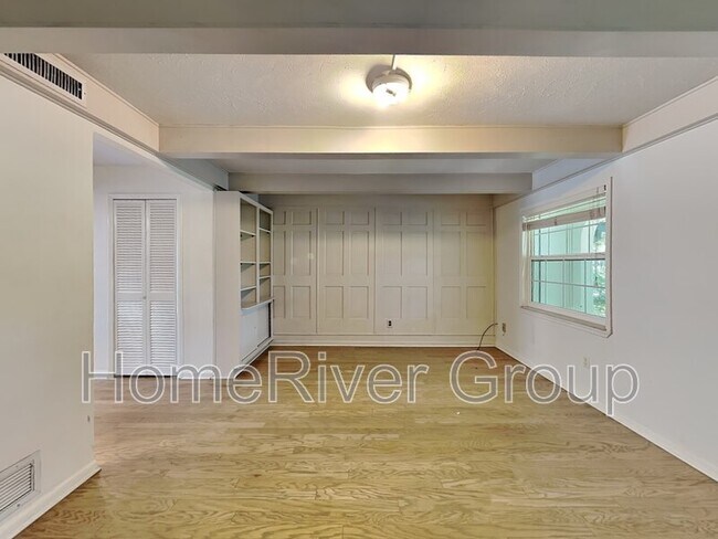 Foto del edificio - 3123 Eagle Blvd