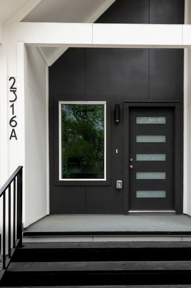 Foto del edificio - 2316 McKee St