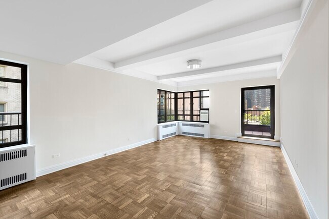 Building Photo - 340 E 52nd St