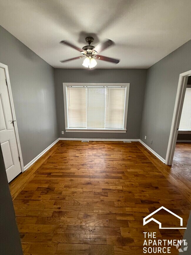 Building Photo - 417 S Karlov Ave