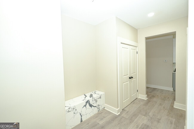 Building Photo - 1452 Lockwood Dr SW