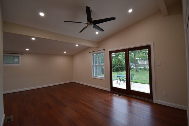 Foto del edificio - 512 Dartmouth Dr