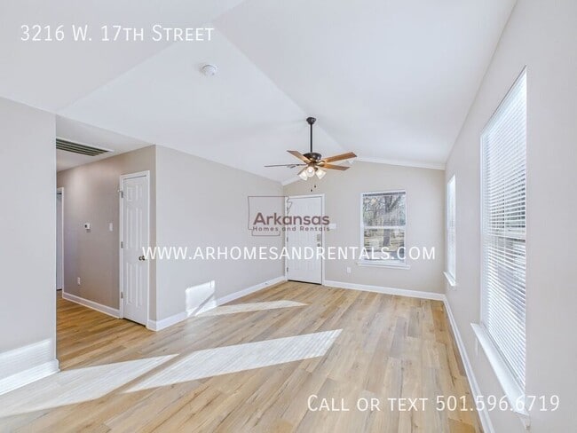 Foto del edificio - 3216 W 17th St