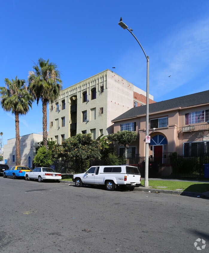 Foto del edificio - 3071 Leeward Avenue