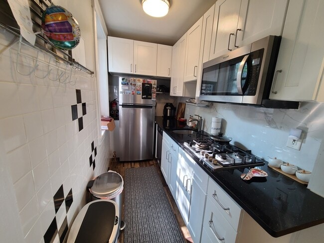 Photo - 7 Lothian Rd. Unit 11 Apartment