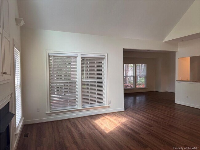 Foto del edificio - 6305 Chiswick Park