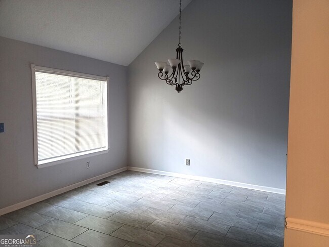 Foto del edificio - 3686 Lower Creek Dr