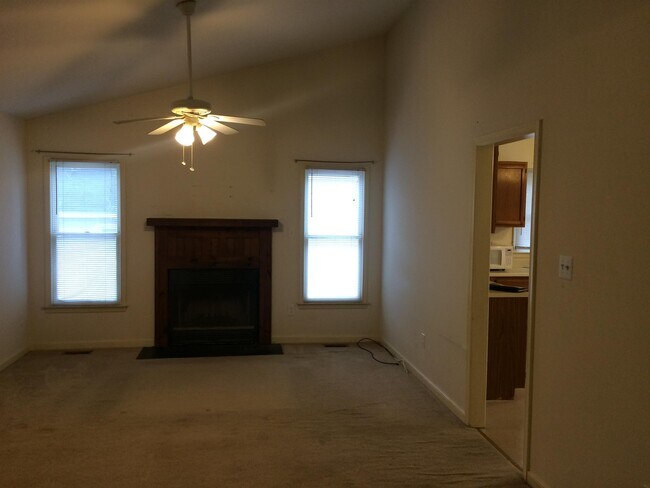 Building Photo - 12924 Copperas Ln