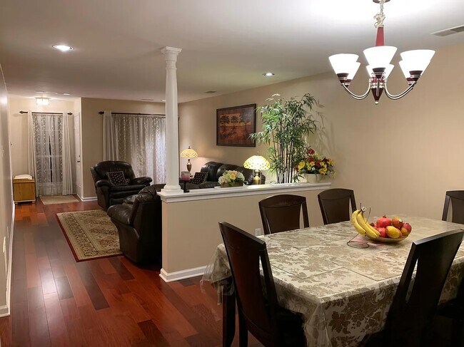 Foto del edificio - 304 Harvest Ln