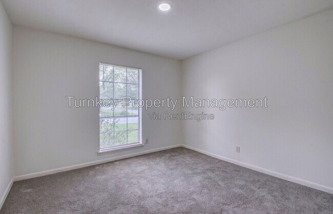 Building Photo - 6 Parkridge Dr