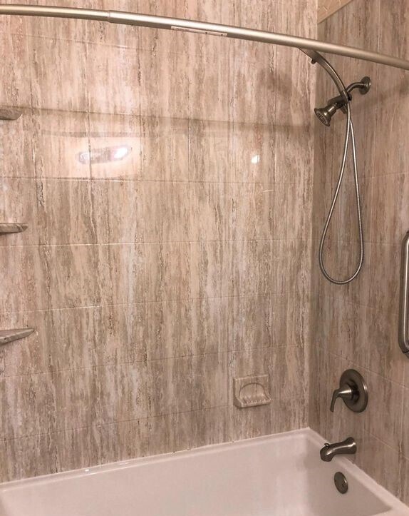 Foto del edificio - 166 Thoreau Dr